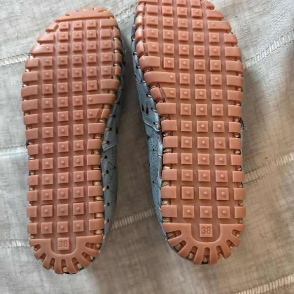 New Comfy slip on shows - Picture 2 of 4